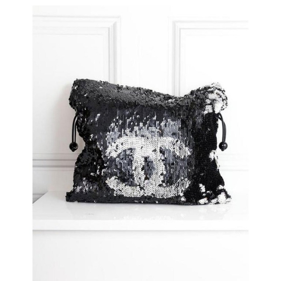 Chanel - Picture 3 of 14